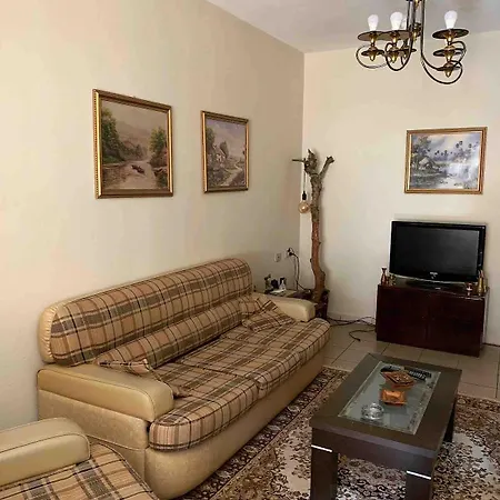 Riverland House * Librazhet