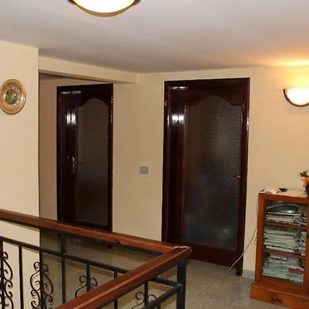 度假居 Riverland House Librazhet