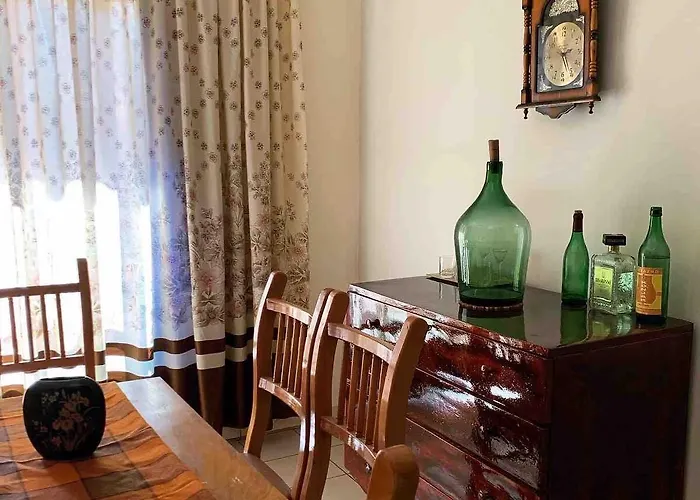 度假居 Riverland House Librazhet